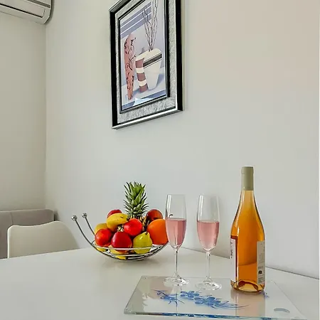 Apartment Galib 2 - Newly Renovated And Location Near The Sea And Center *
