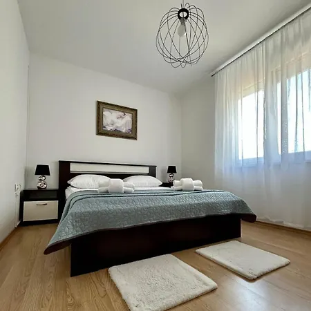Galib 2 - Newly Renovated And Location Near The Sea And Center Apartment Novigrad (Istria)