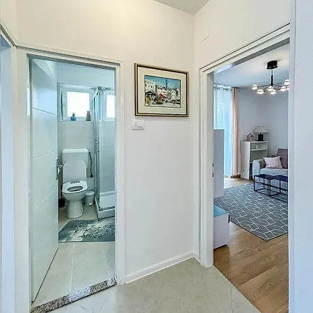 Apartment Galib 2 - Newly Renovated And Location Near The Sea And Center *