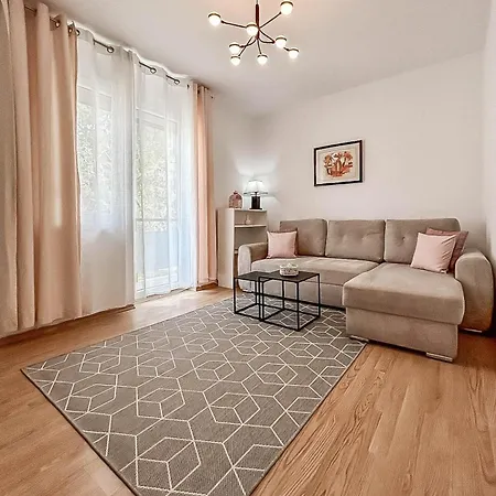 Apartment Galib 2 - Newly Renovated And Location Near The Sea And Center Novigrad (Istria)