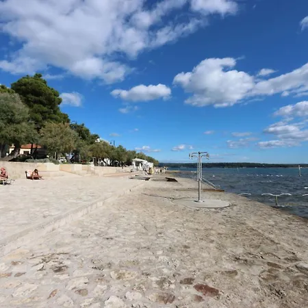 Galib 2 - Newly Renovated And Location Near The Sea And Center Apartment Novigrad (Istria)