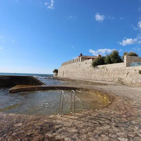 Galib 2 - Newly Renovated And Location Near The Sea And Center Novigrad (Istria)
